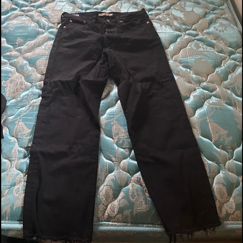 Black levi jeans